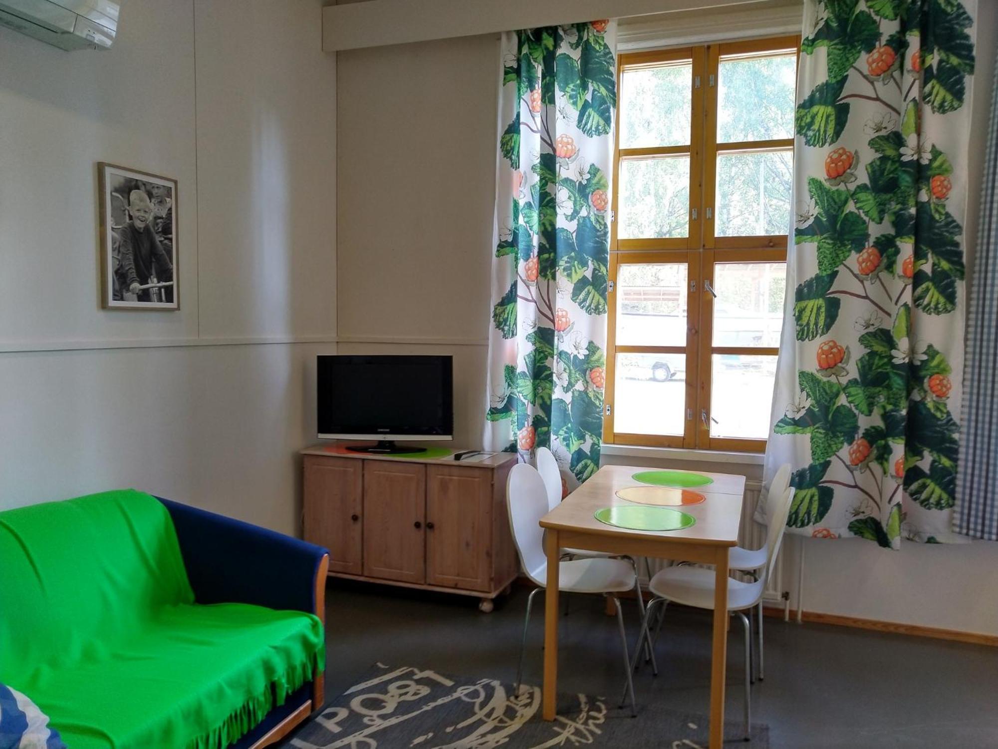 Koveron Majatalo Buitenkant foto