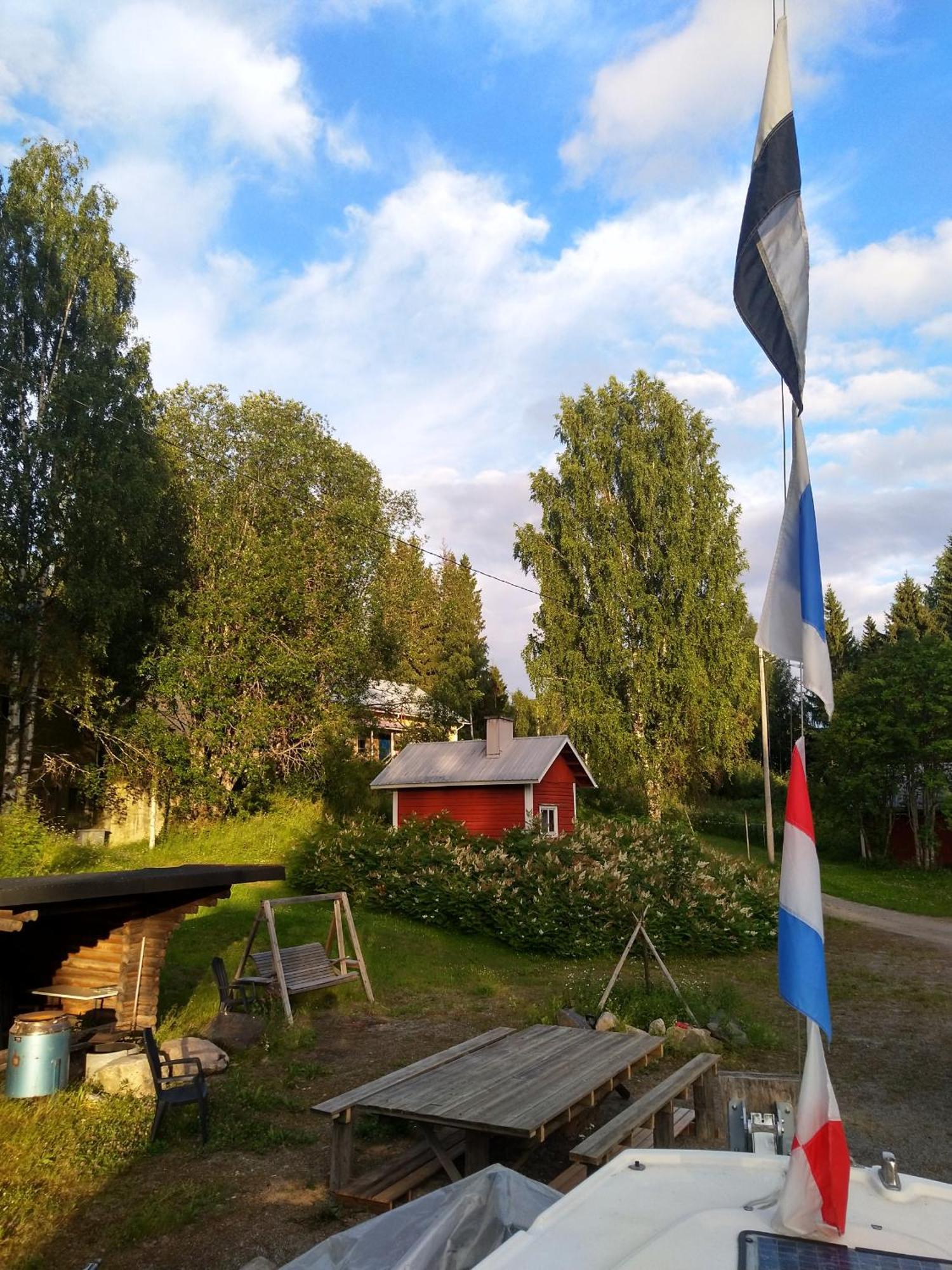 Koveron Majatalo Buitenkant foto